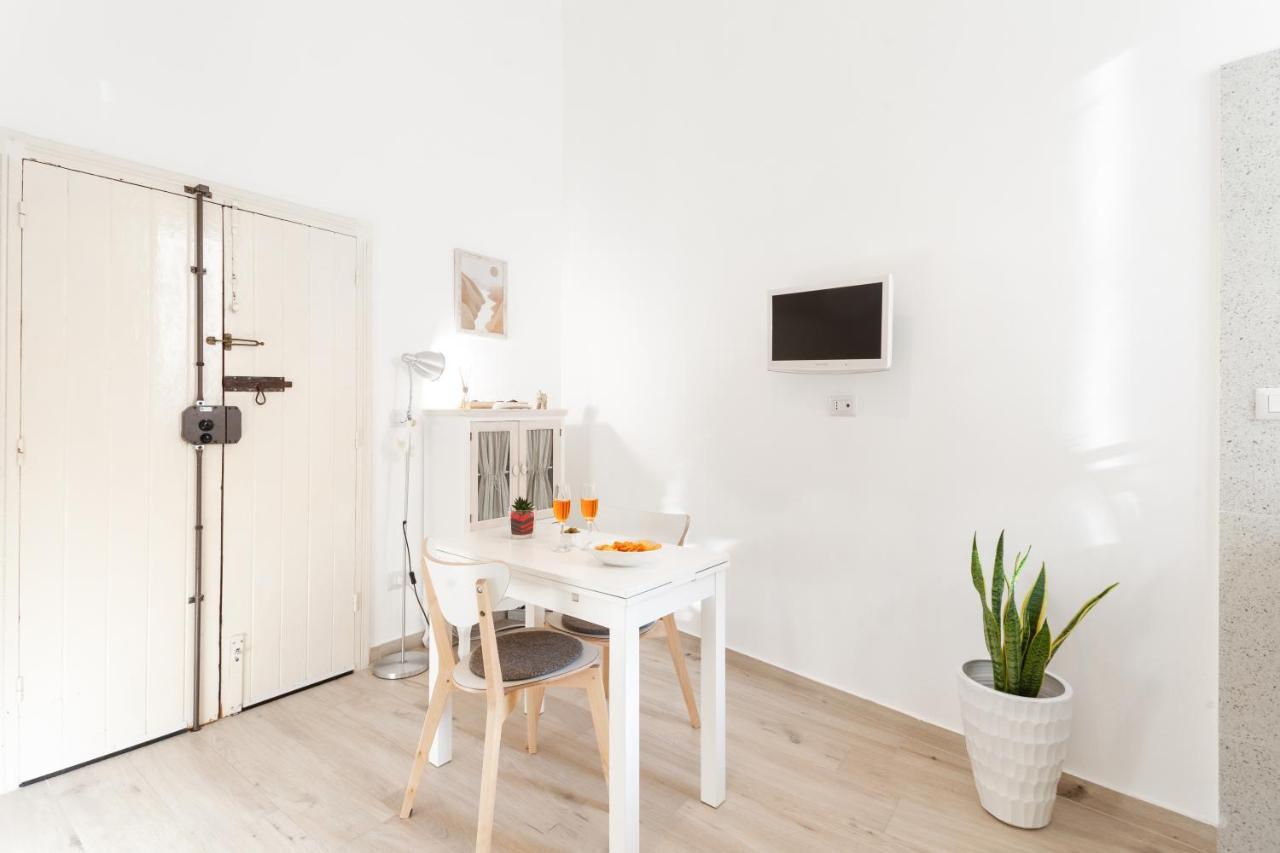 Maison San Michele Lovely Apartment Trani Esterno foto